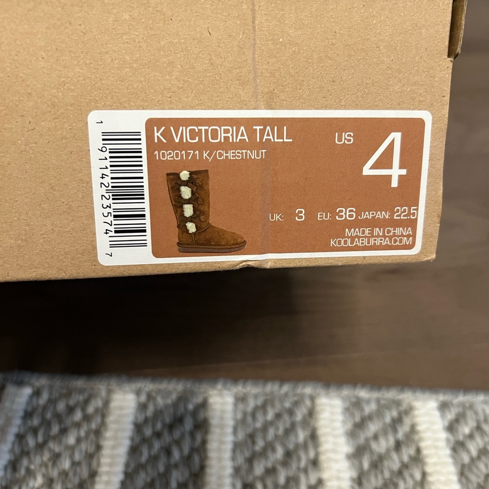 Koolaburra by UGG K Victoria Tall Boots Chestnut US 4 New
